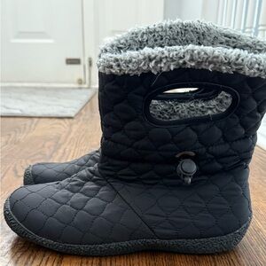 Black Quilted Winter Boots
